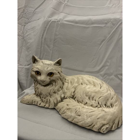 Universal Statuary White Cat Persian Figurine Life Sized Yellow Eyes Homco 1147 - Picture 3 of 7